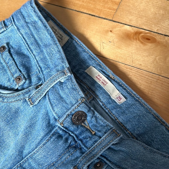 Aritzia Levi’s Premium Denim High Loose Wide Leg Jeans - Picture 6 of 12